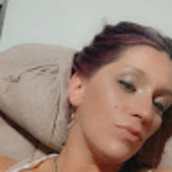 Meet your Posher, Stephanie - Picture 1 of 1